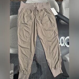 New Lululemon Dance Studio Mid-Rise Jogger 
Size 14